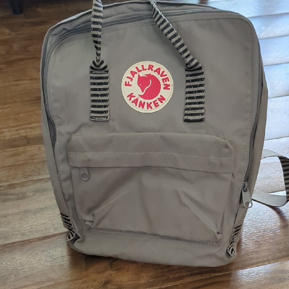 Fjallraven Kånken Backpack in Light Gray
